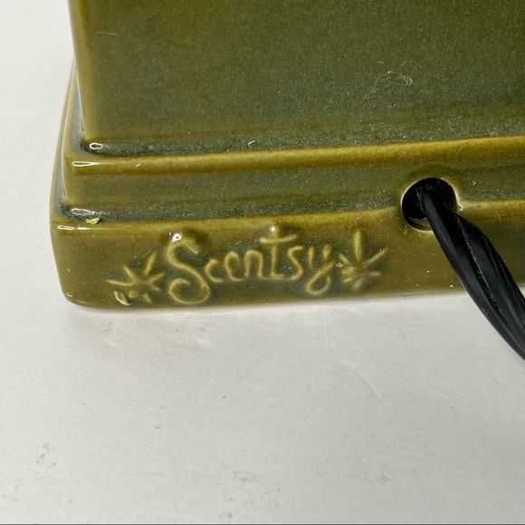 Christmas Scentsy Warmer Tannenbaum‎ Full Size Fragrance Warmer Winter Tree - Picture 7 of 8